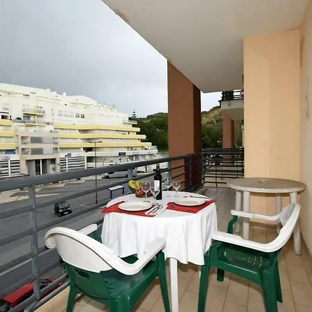 Old Town Apartment *